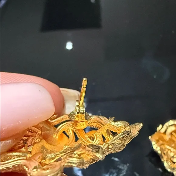 Authentic Vintage Versace Medusa Clip-On Earrings – Made in Italy - Picture 6 of 6